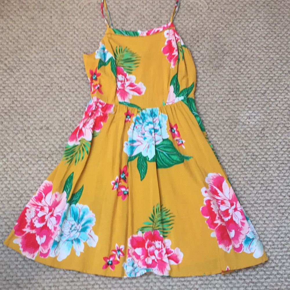 Spring/summer floral dress size small